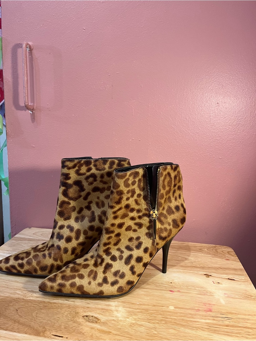 Marc fisher  y2k Leopard Pony HaAnkle Boots - Women's Booties